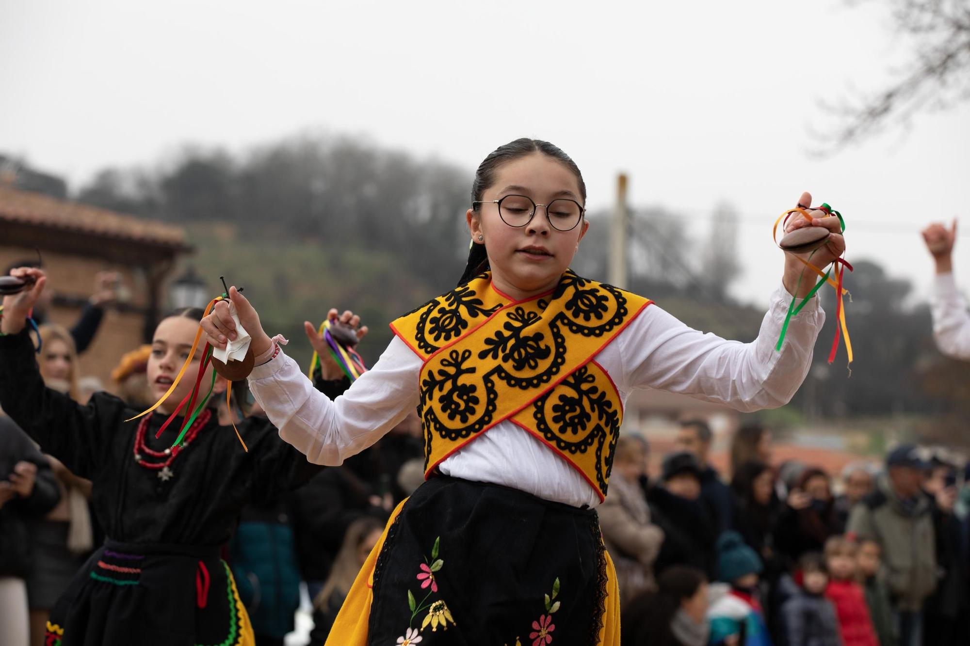 GALERÍA | Venialbo vibra con el Baile del Niño