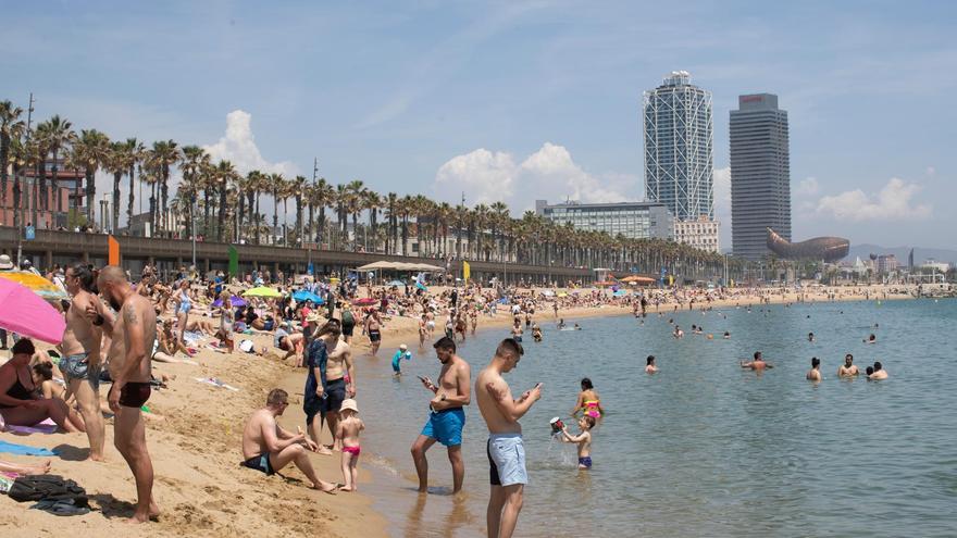 Aprueban la prohibición de fumar en las playas