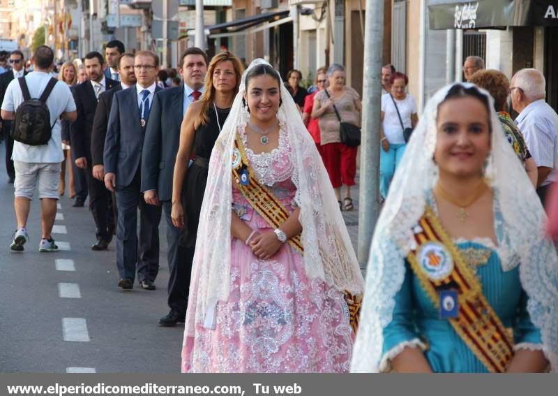 GALERÍA DE FOTOS -- Vila-real se vuelca en la procesión a la ermita