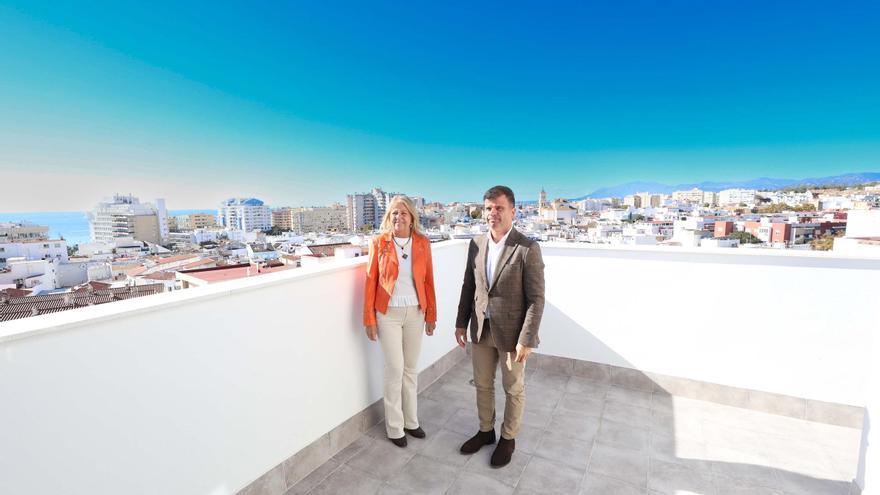 La alcaldesa, Ángeles Muñoz, ha visitado este jueves los inmuebles, acompañada del edil de Obras, Diego López.