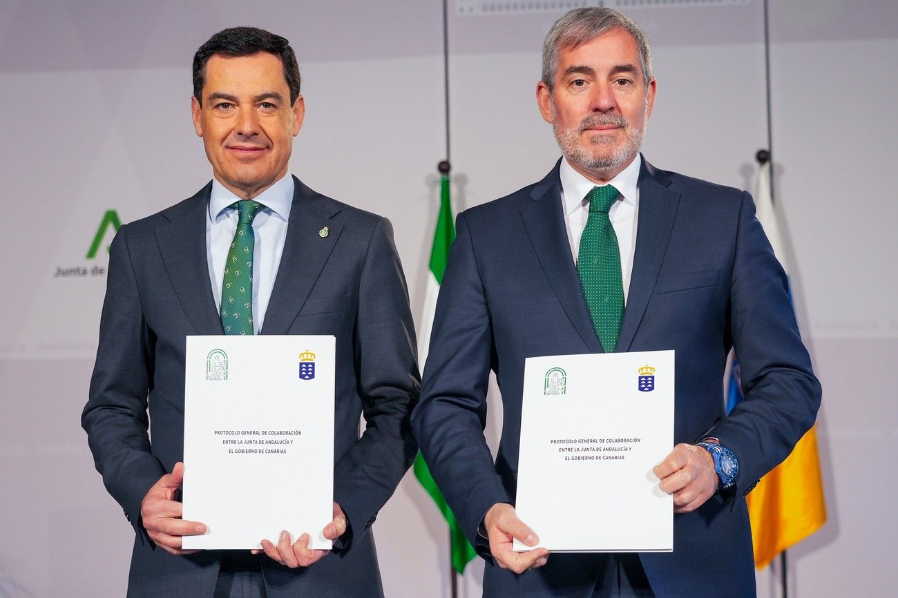 Imagen del encuentro de este miércoles entre los presidentes de Andalucía y Canarias, Juan Manuel Moreno y Fernando Clavijo