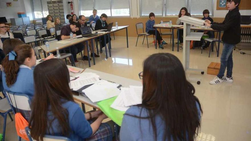 Los estudiantes durante el debate. // Rafa Vázquez