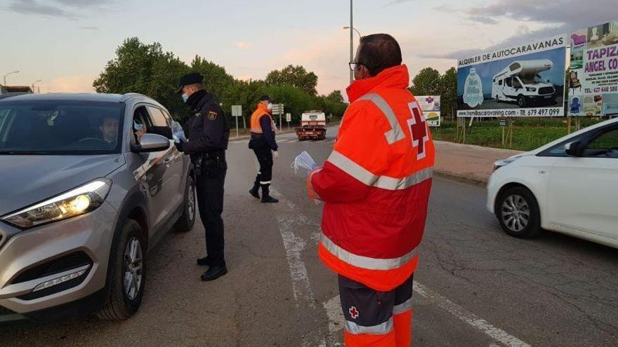 Reparten más de 8.000 mascarillas en Almendralejo