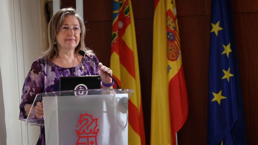 Mar Iglesias ingresa como académica en la AVL con una defensa del valenciano en Alicante