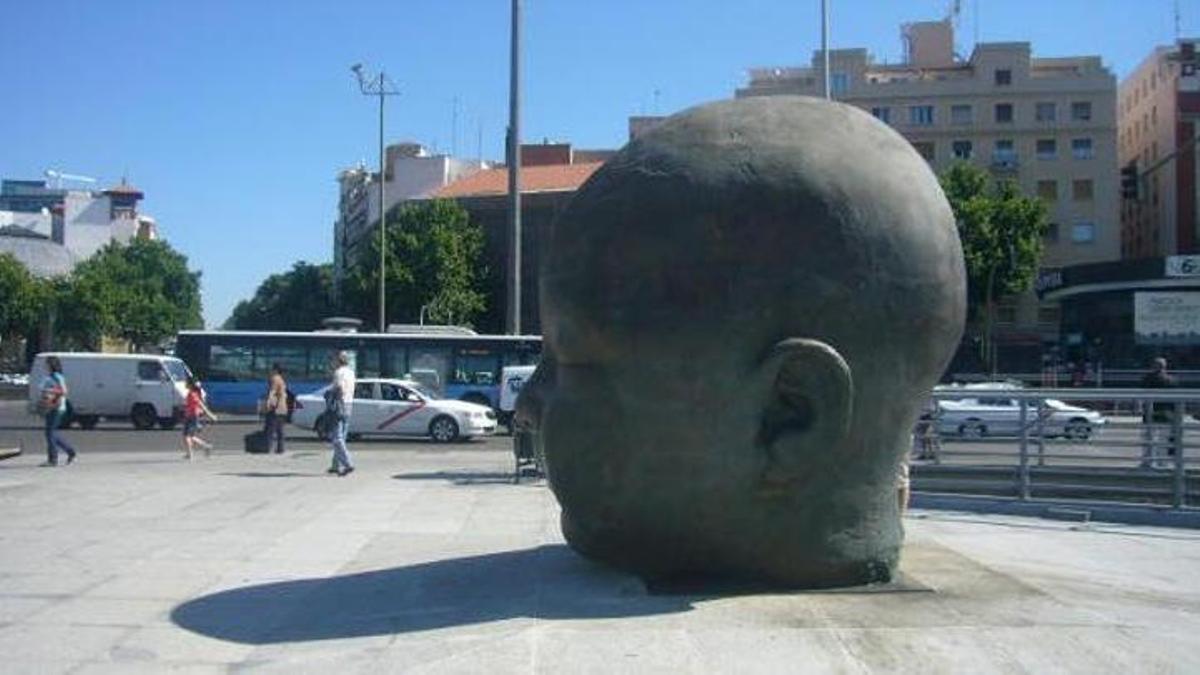El conjunto escultórico de Antonio López en la estación de Atocha.