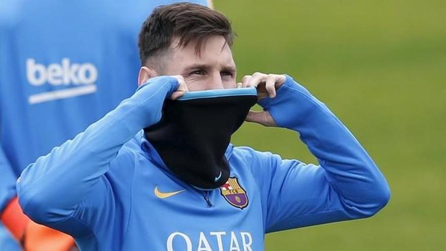 Messi expulsa la piedra tras pasar otra mala noche por el cólico