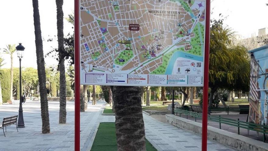 Uno de los planos de situación ubicado en el parque de la Compañía.