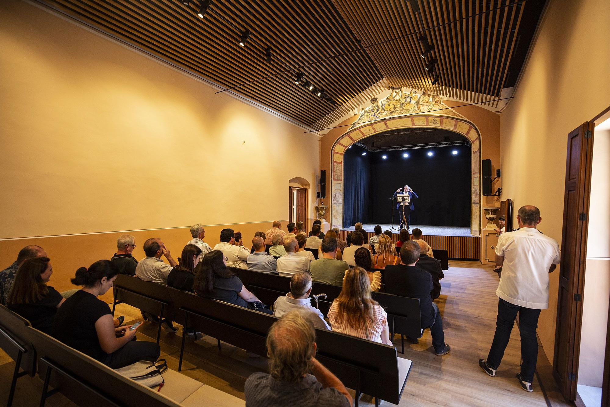 Así ha sido la inauguración del teatro modernista del Palau-Castell de Betxí