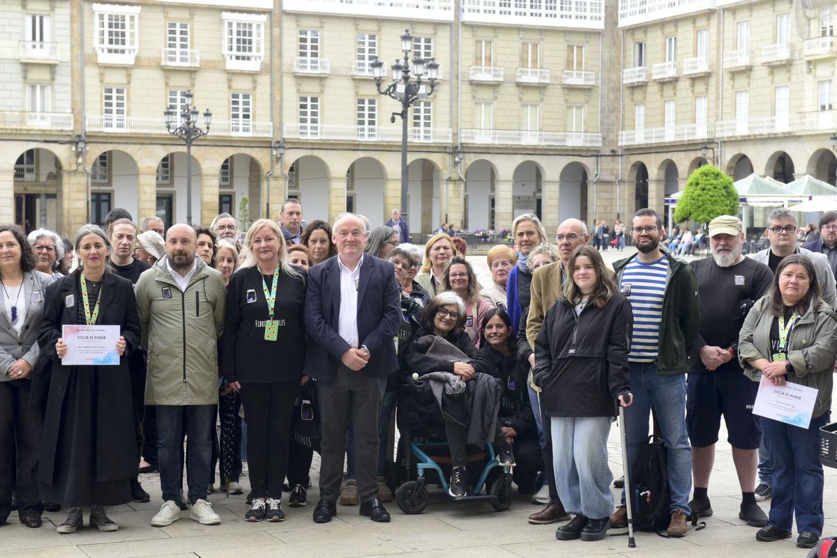 Acto por el Día Mundial de la Fibromialgia en la plaza de María Pita Acto por el Día Mundial de la Fibromialgia en la plaza de María Pita