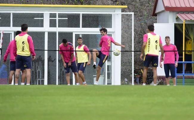 Entrenamiento UD LAS PALMAS en Barranco Seco ...