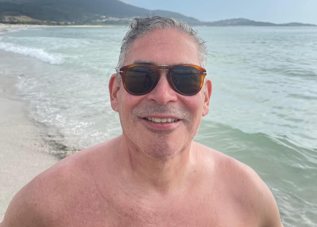 Boris Izaguirre, el pasado verano en esta playa coruñesa.