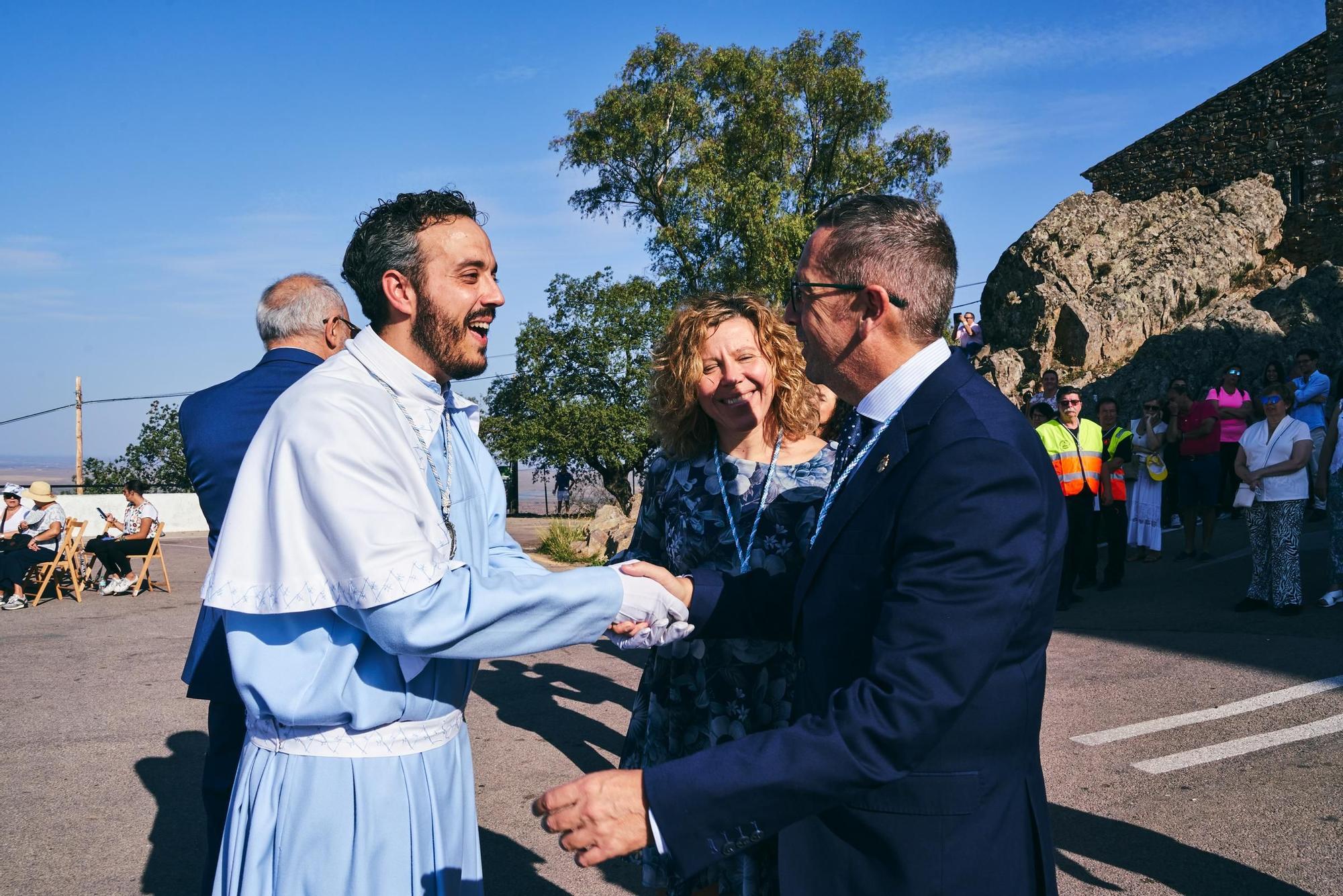 La patrona de Cáceres abre su Año Jubilar con cientos de devotos en el santuario