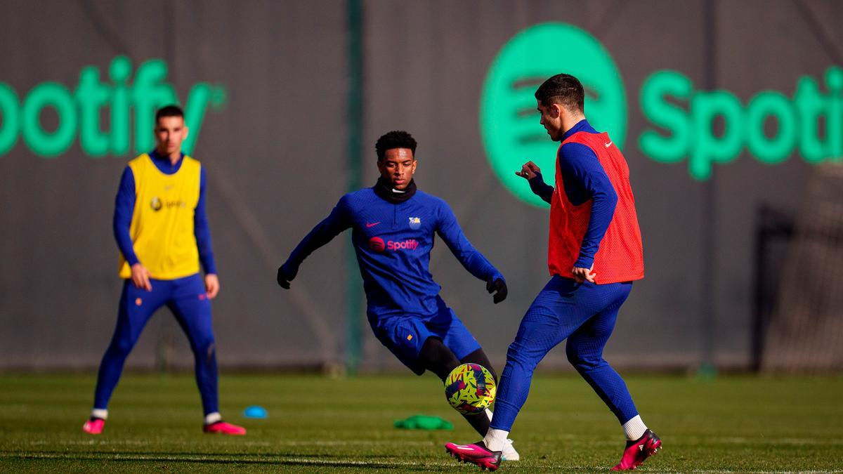 El Barça se ejercita con la mirada puesta en Villarreal