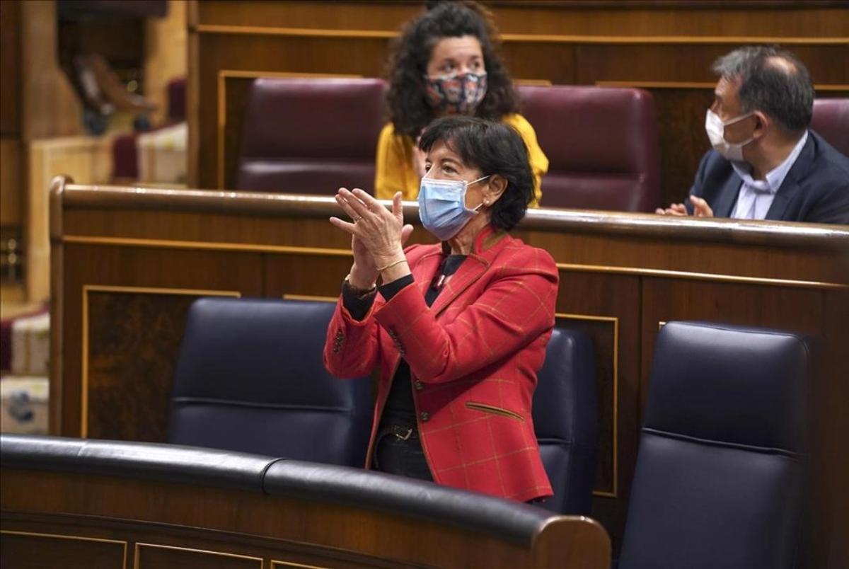  Pleno del congreso de los Diputados , en la imagen Isabel Celaá después de la votación de la ley de Educación.