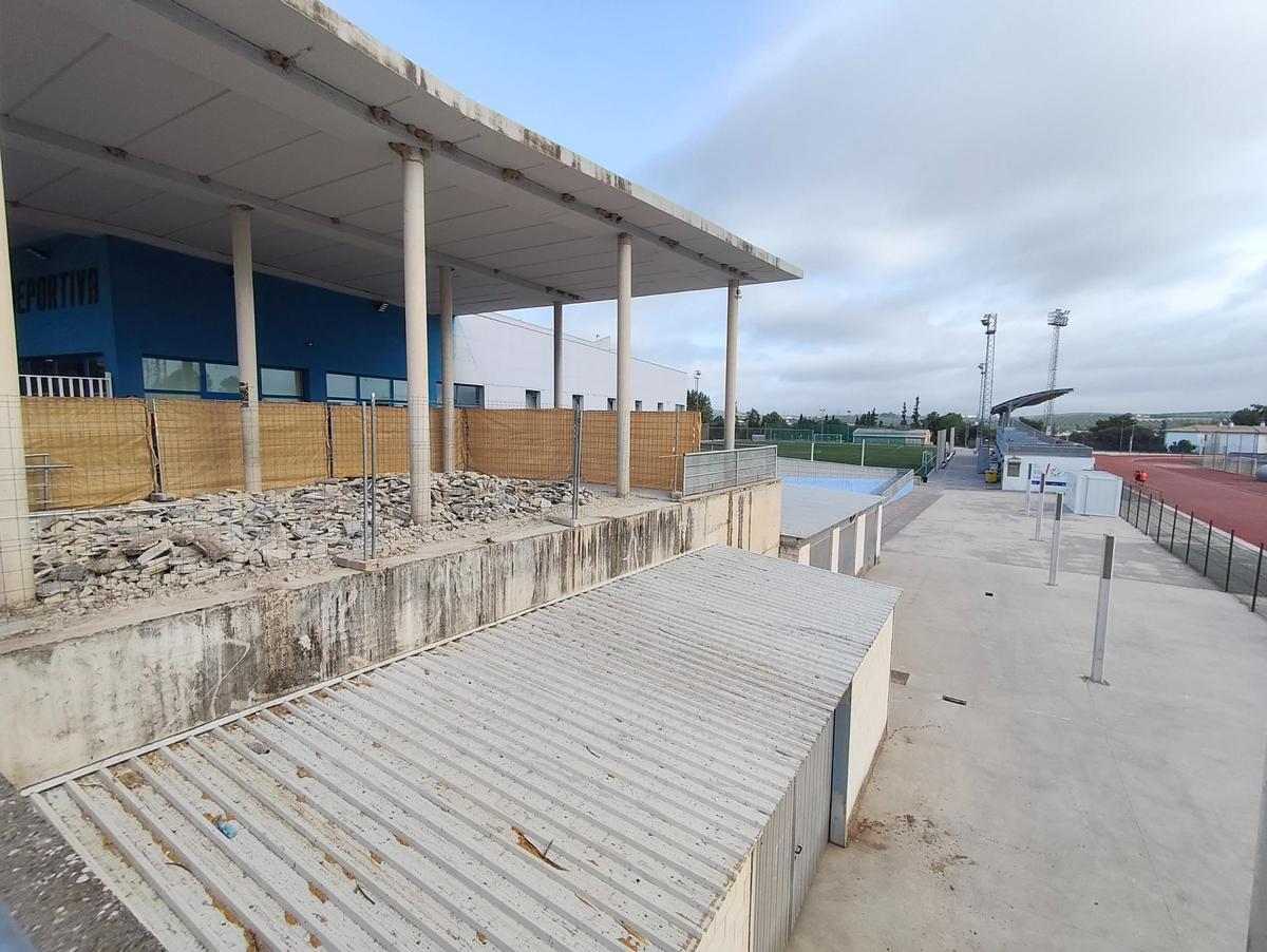 Estado actual del futuro bar-cafetería de la Ciudad Deportiva de Lucena.