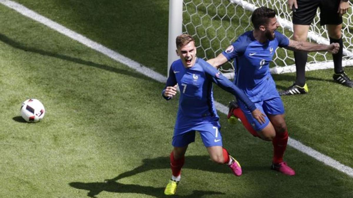 Griezmann marcó los dos goles que metieron a Francia en cuartos