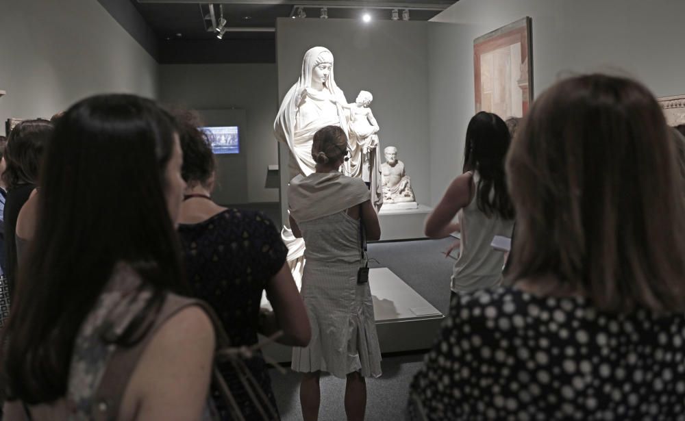 Muestra sobre la imagen femenina en la antigua Roma