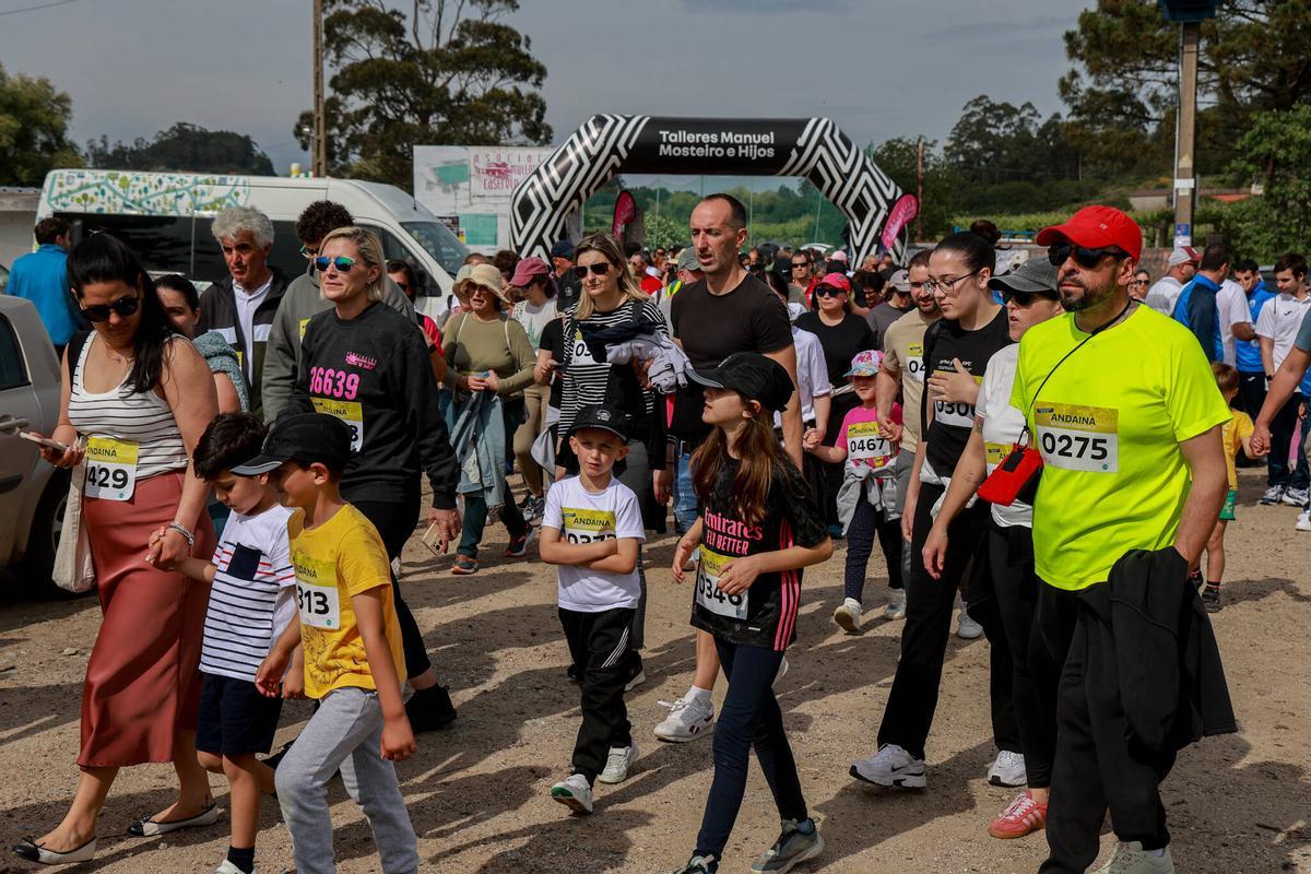 Participantes en la andaina de As Saíñas de Castrelo.