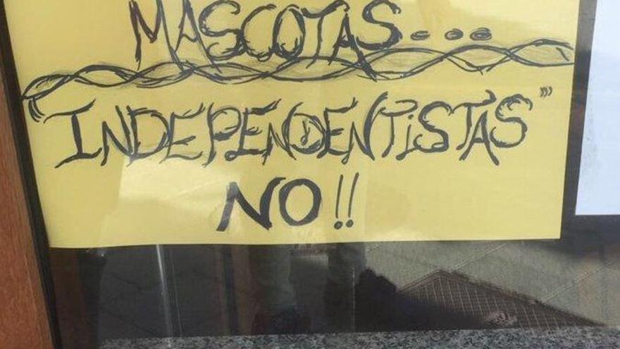 &quot;En mi casa no tolero que se caguen en los putos españoles&quot;, dice la hostelera anti-independentista de Gijón
