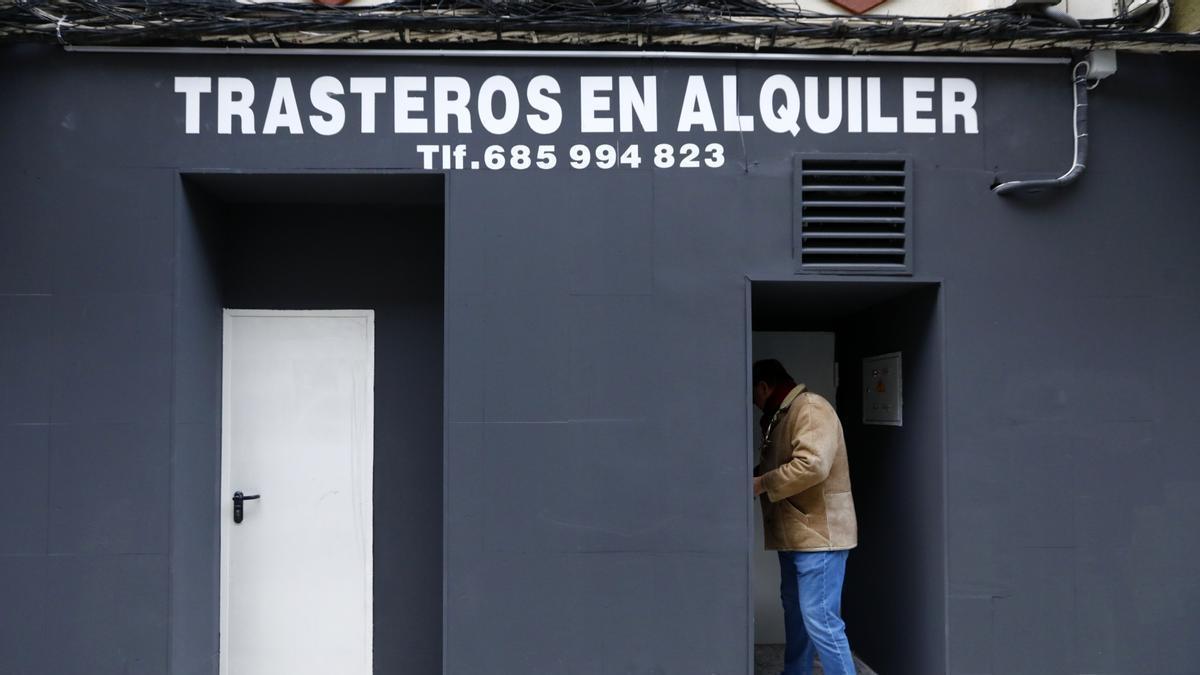 Los trasteros en alquiler que se ubican en la calle San Antonio María y Claret, en Zaragoza, y antes eran un bar.