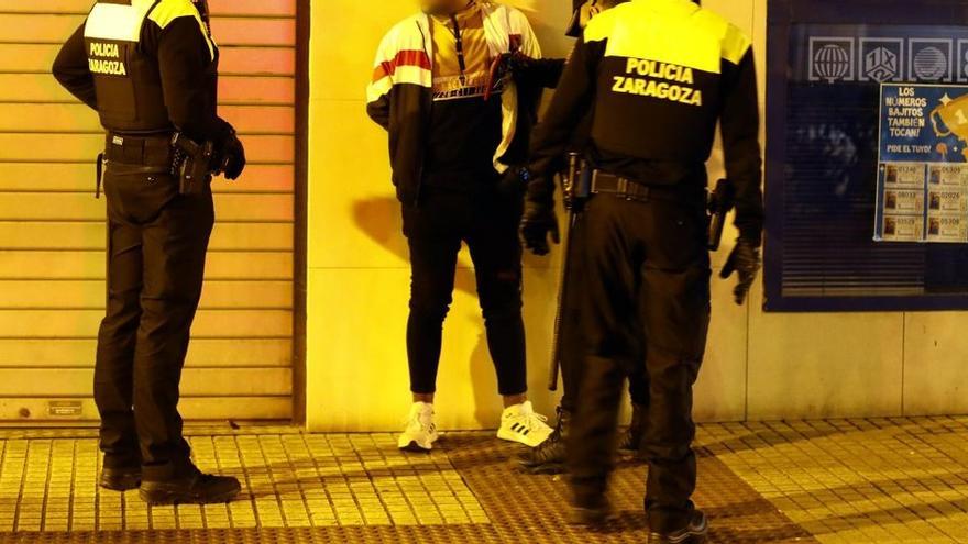 Foto de archivo de una detención realizada por la Policía Local de Zaragoza estos Pilares.