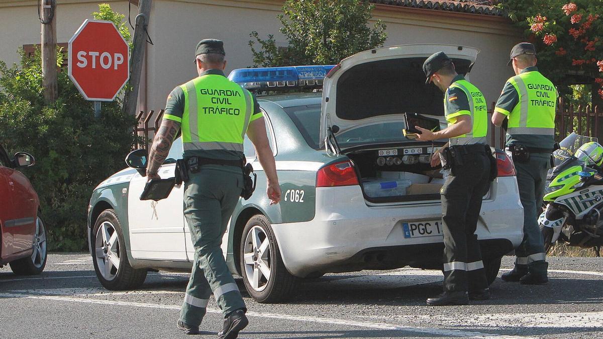 Un control en Ourense de la Guardia Civil de Tráfico.