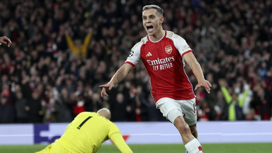 El Arsenal se asegura los octavos ante un Sevilla que pierde su tren