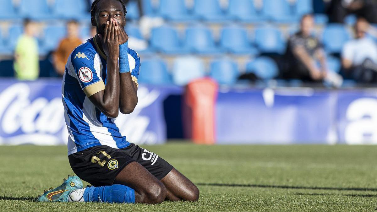 Jean Paul lamenta un fallo en el Rico Pérez de Alicante.