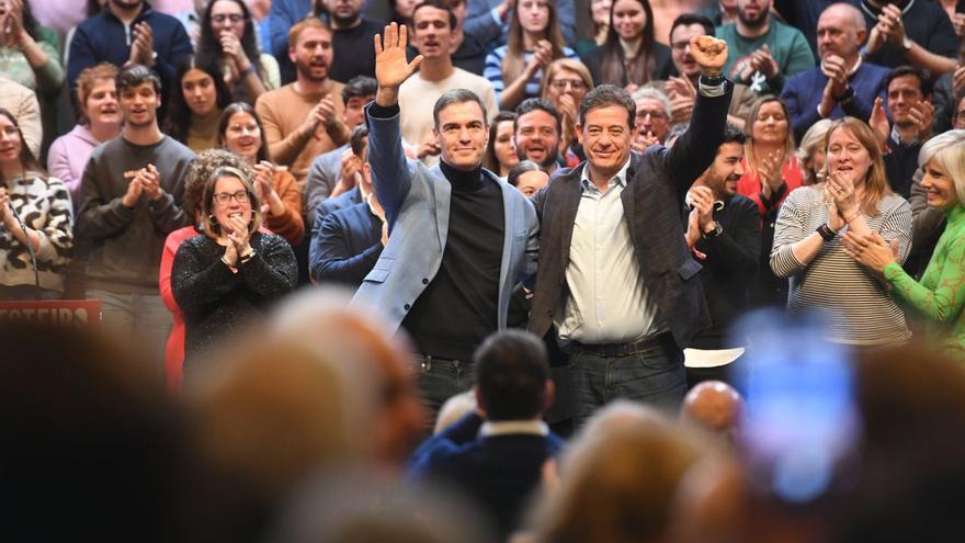 Sánchez arropa a Besteiro en A Coruña: “Tenemos que gobernar el cambio”