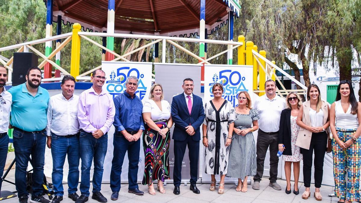 Presentación de los actos, hoy, en el Pueblo Marinero, para conmemorar los 50 años de Costa Teguise como destino turístico.