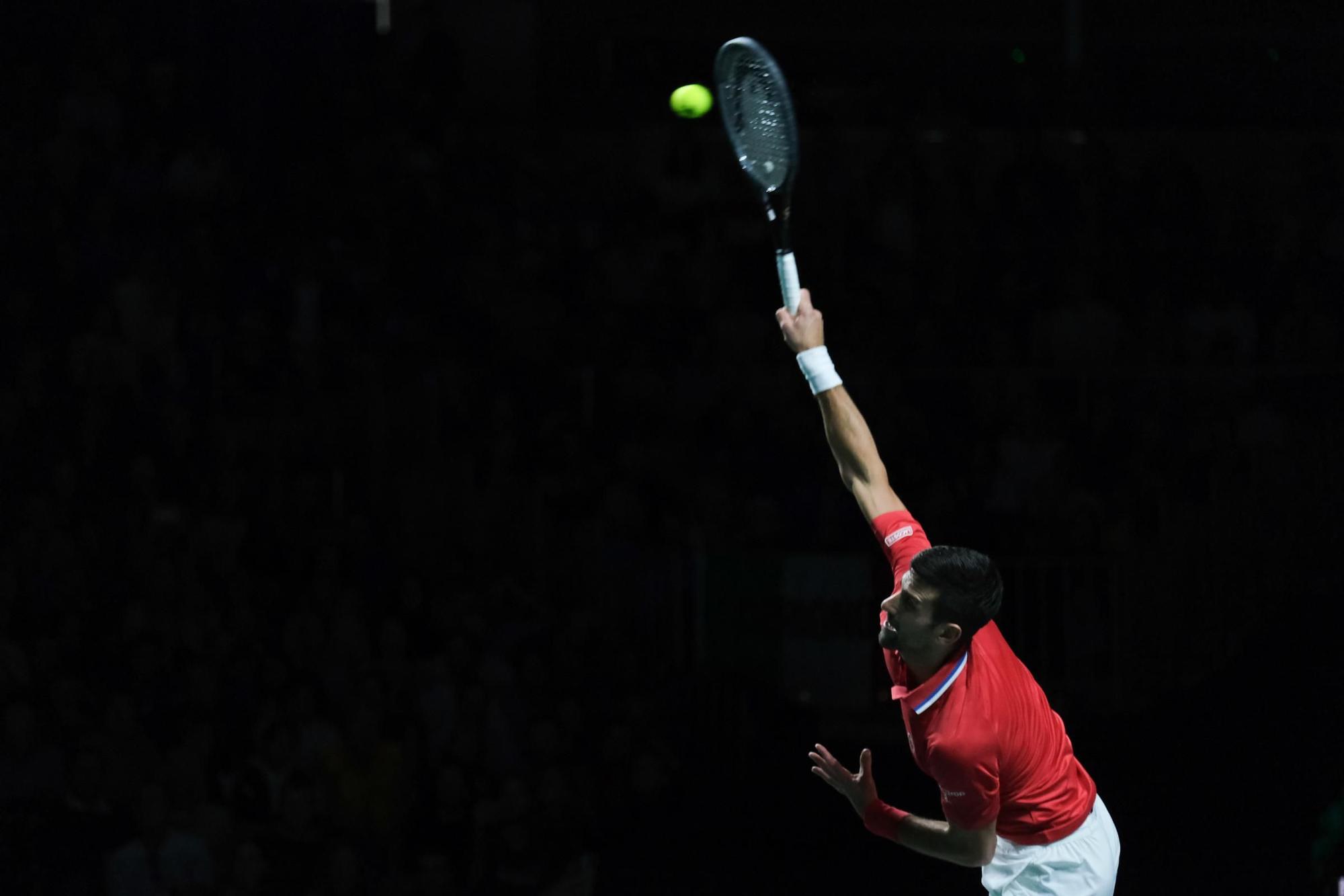 El partido de Sinner y Djokovic de la segunda semifinal de la Copa Davis entre Italia y Serbia en el Carpena