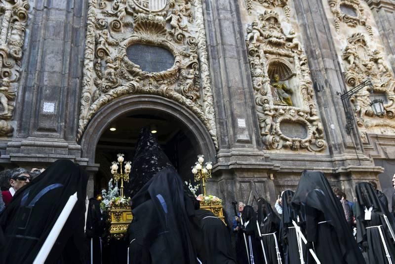 Acto de la Virgen de la Soledad ante el Cristo de la Cama