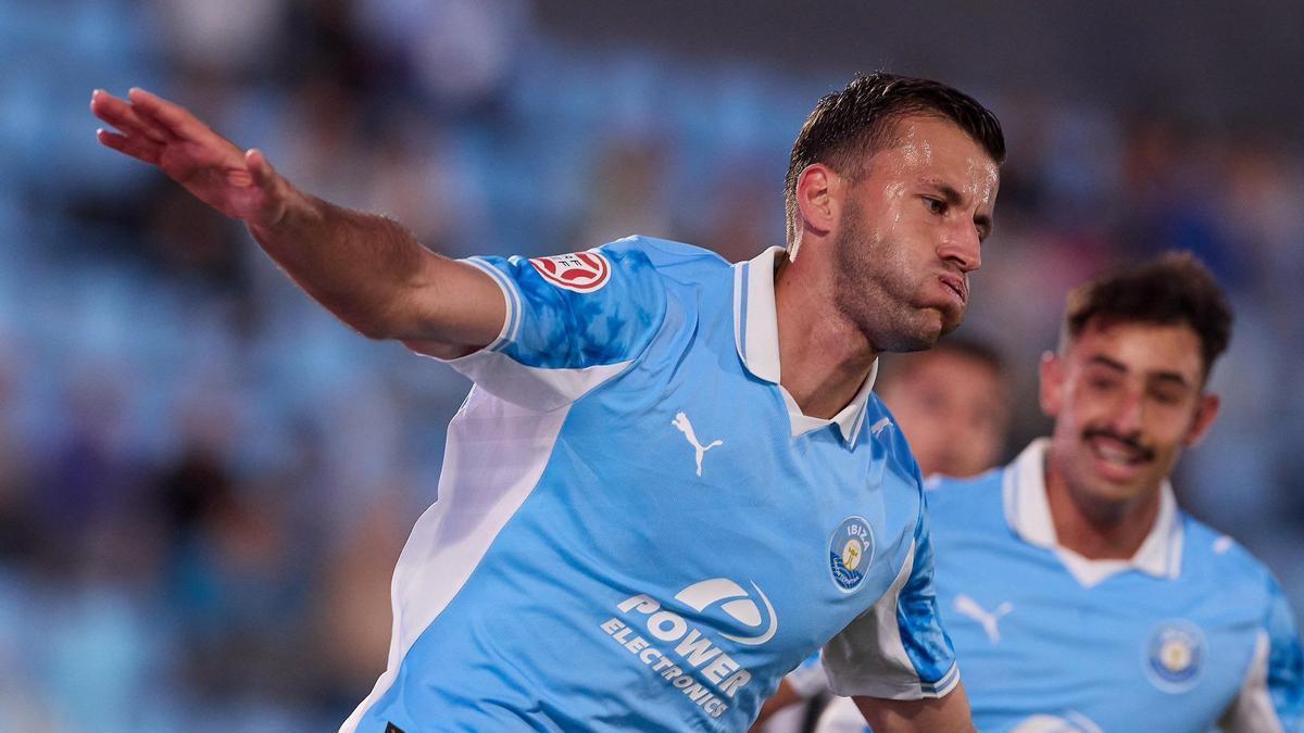 Eslava celebra su gol ante el Cartagena
