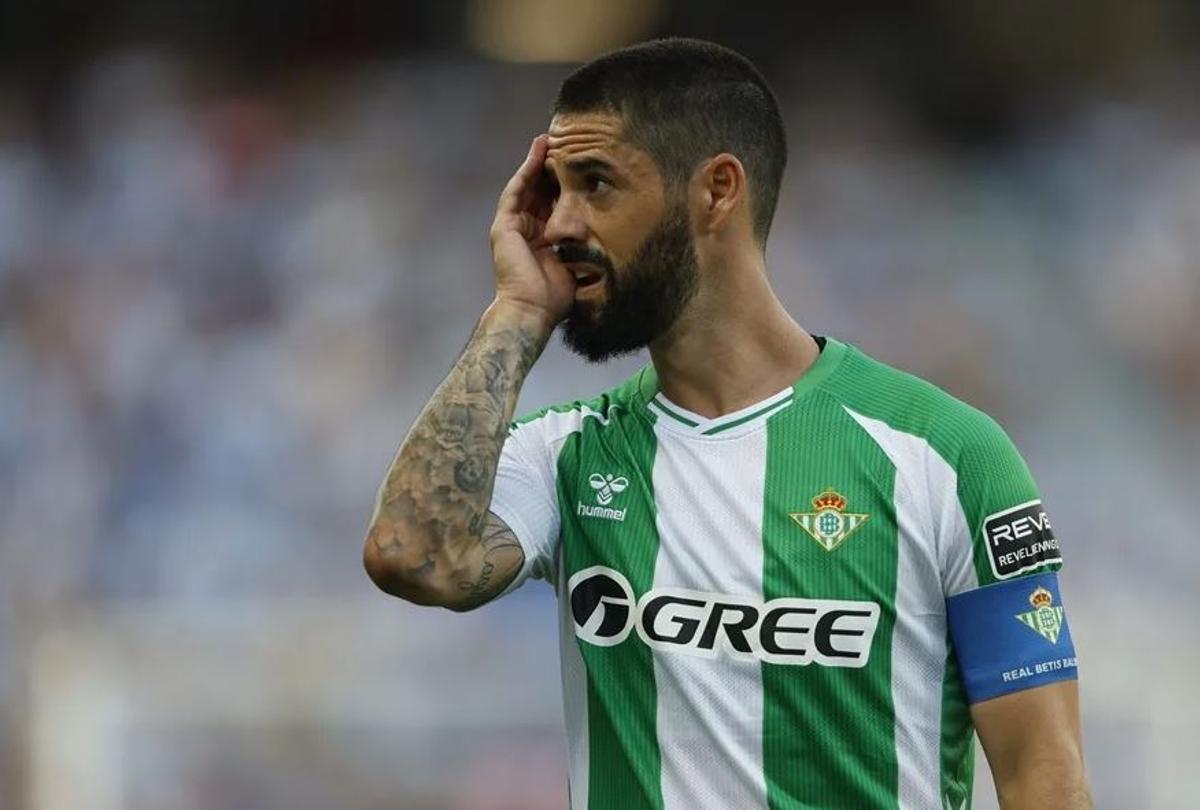 Isco con la camiseta del Betis