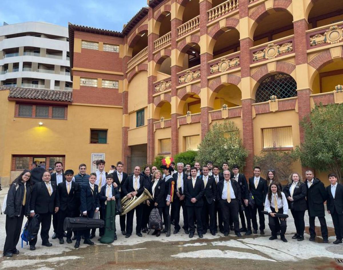 La banda actuó en la plaza de toros de La Misericordia. | SERVICIO ESPECIAL