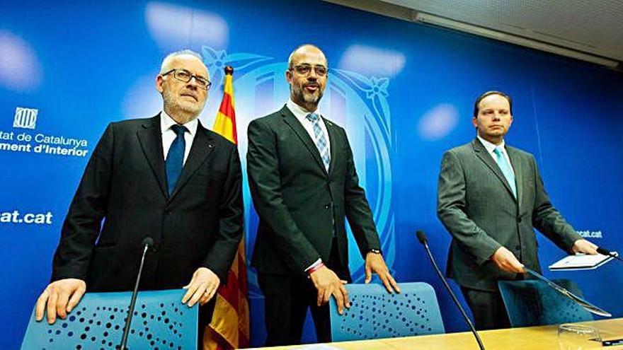 El conseller d&#039;Interior, Miquel Buch, amb el director de la Policia, Pere Ferrer, i el secretari d&#039;Interior, Brauli Duart.