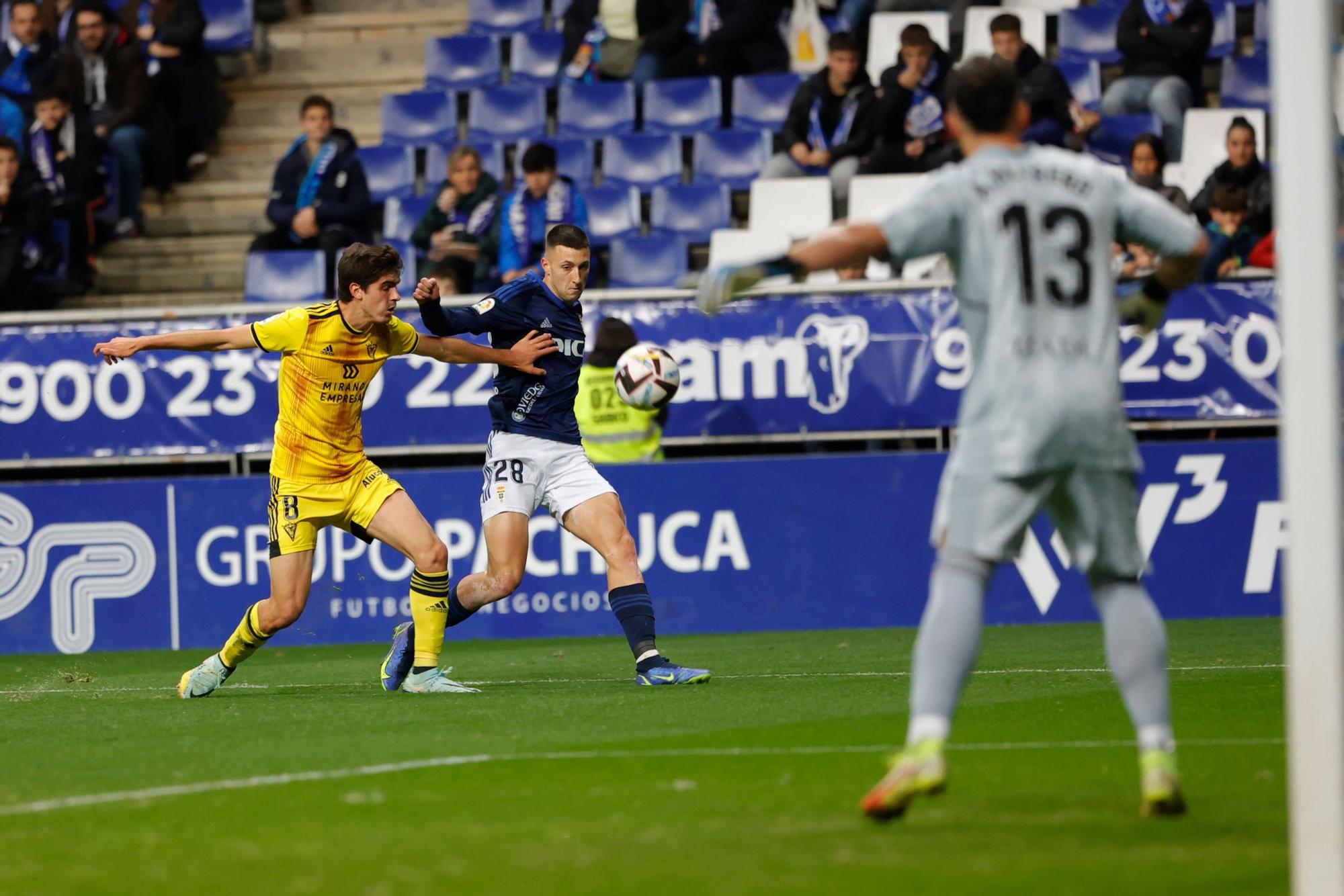 EN IMÁGENES: El Oviedo gana en casa por 1-0 frente al Mirandés