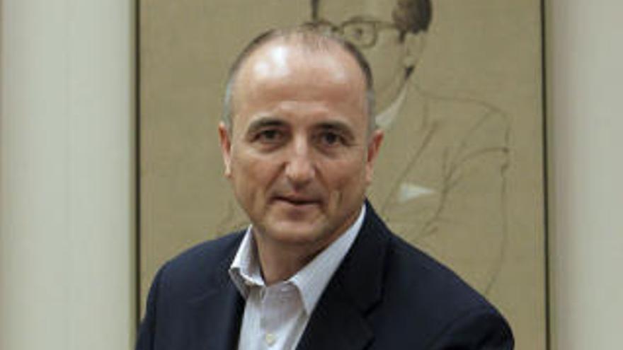 El ministro de Industria, Turismo y Comercio, Miguel Sebastián, antes de comparecer en la Comisión Mixta para la Unión Europea.