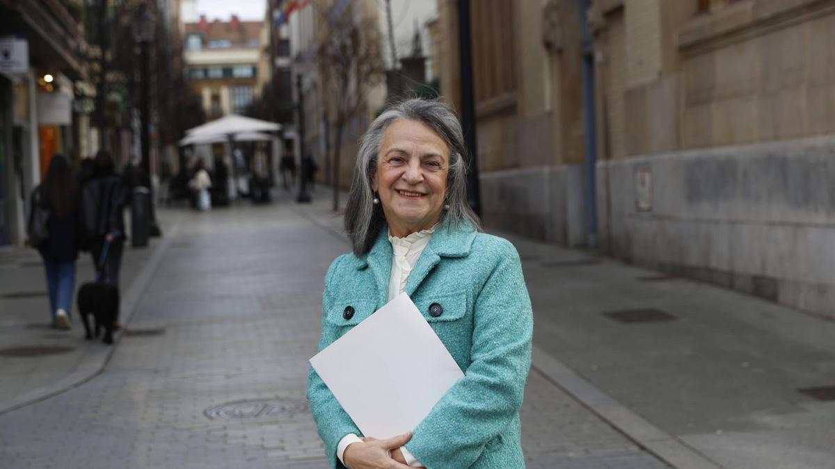 Elvira Suárez Menéndez, ayer, en la calle La Merced.