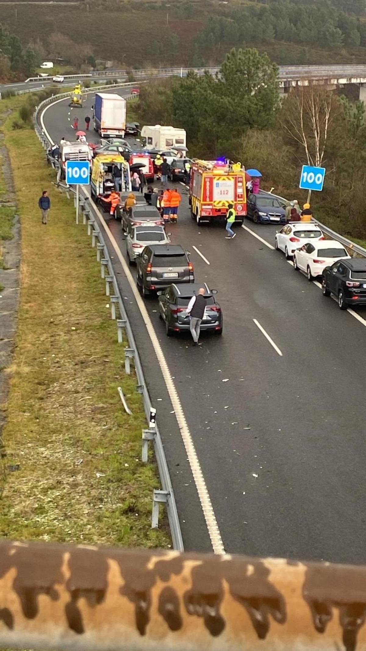 Accidente múltiple en la AP-52 con más de una decena de coches implicados