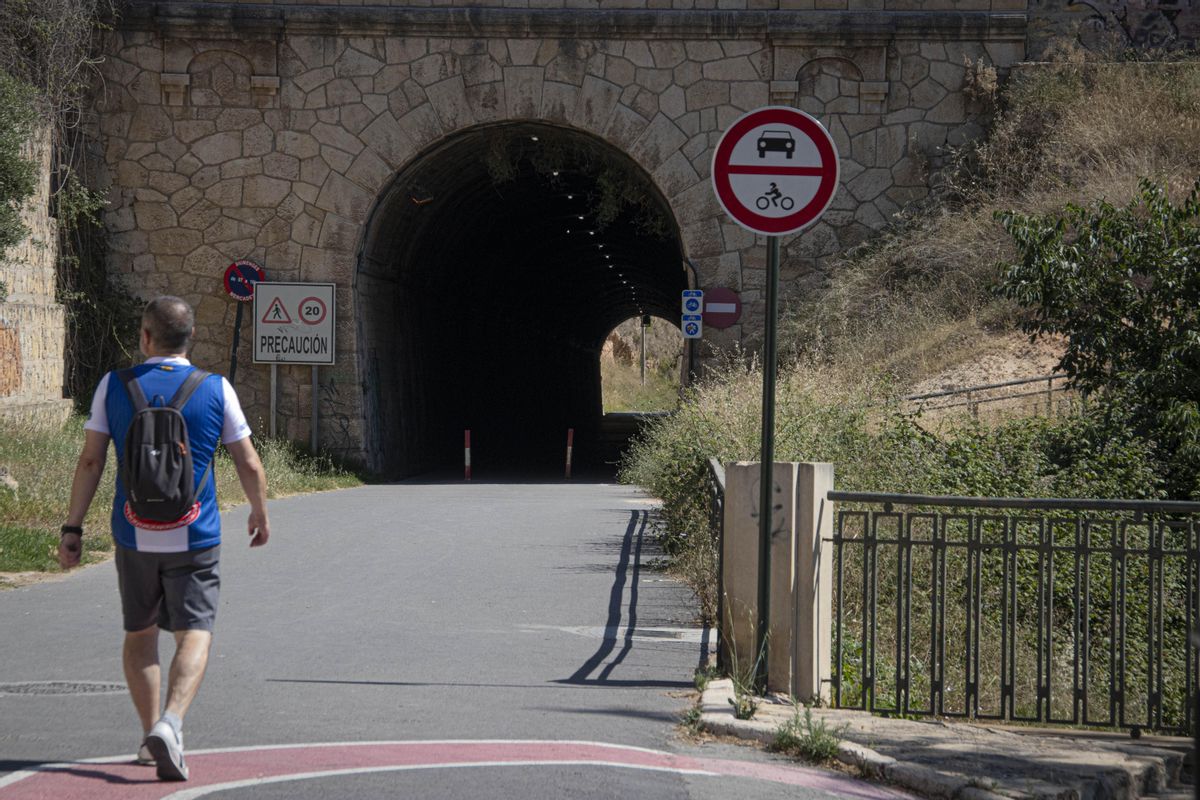 La Vía Verde de Alcoy cuenta con numerosos túneles en su recorrido