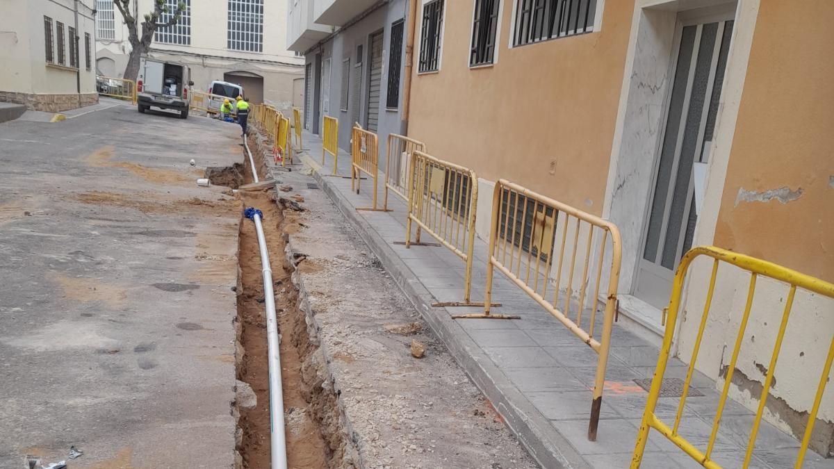 Obras de renovación en la red de agua potable de Bocairent.