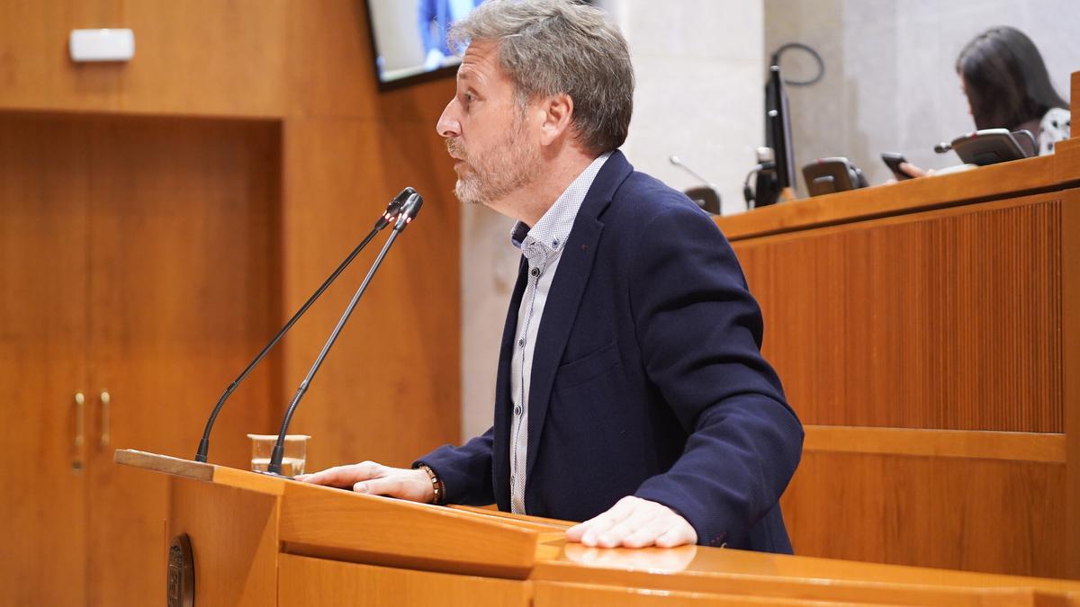 José Luis Soro, durante la interpelación de este viernes en las Cortes.