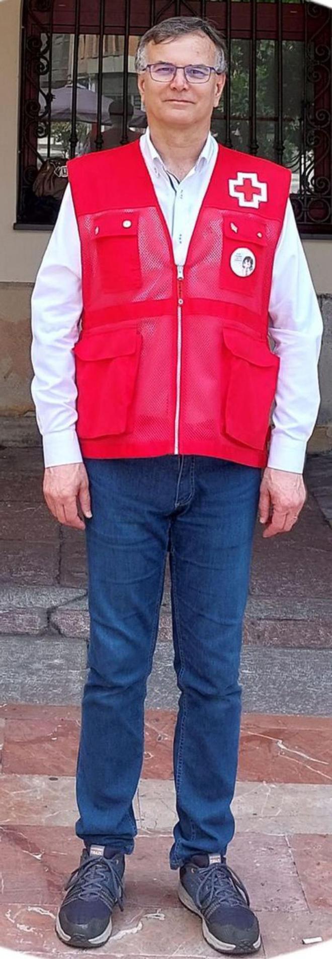 Avelino Mariño, presidente de Cruz Roja Langreo: "Queremos salir a la calle y llevar lo que hacemos a los centros sociales y a las casas"