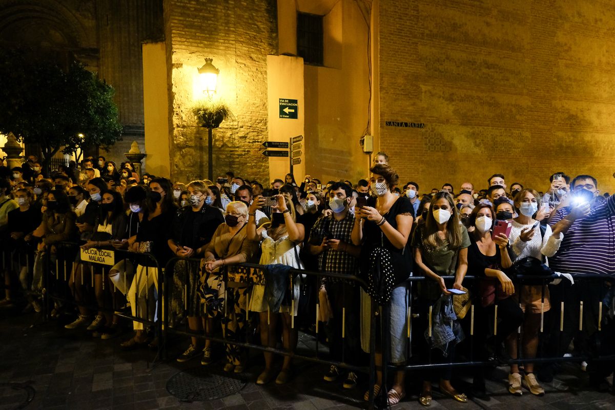 Madrugada de traslados para la veneración 'El Verbo Encarnado' en la Catedral