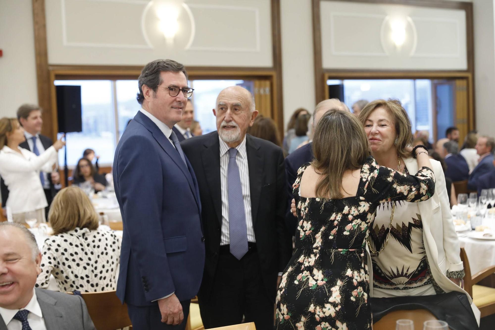 Obdulia Fernández y Víctor Madera reciben el premio "Álvarez Margaride": "Un ejemplo singular de generación de valor en España"