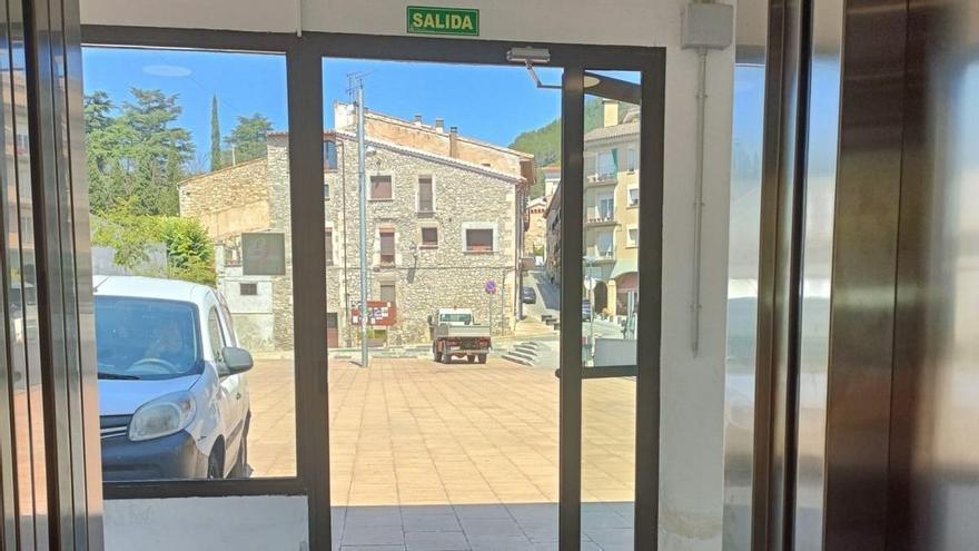 Moià completa el pàrquing del CAP amb un ascensor que en millora l’accés