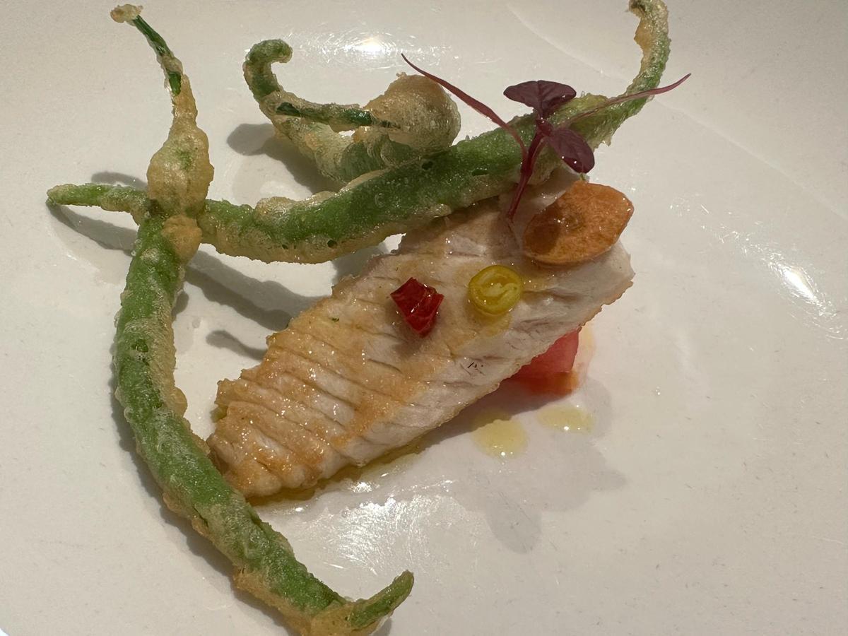 Ventresca con piparras fritas