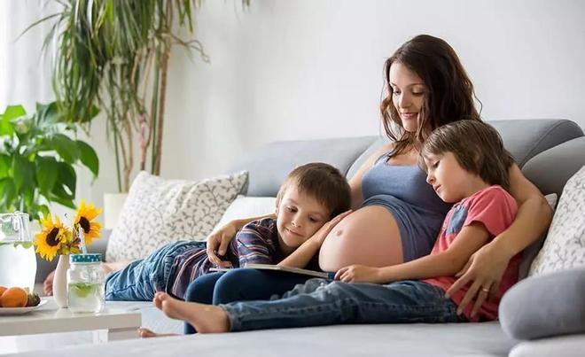 Испания увеличивает отпуск для родителей и поддерживает семейные ценности