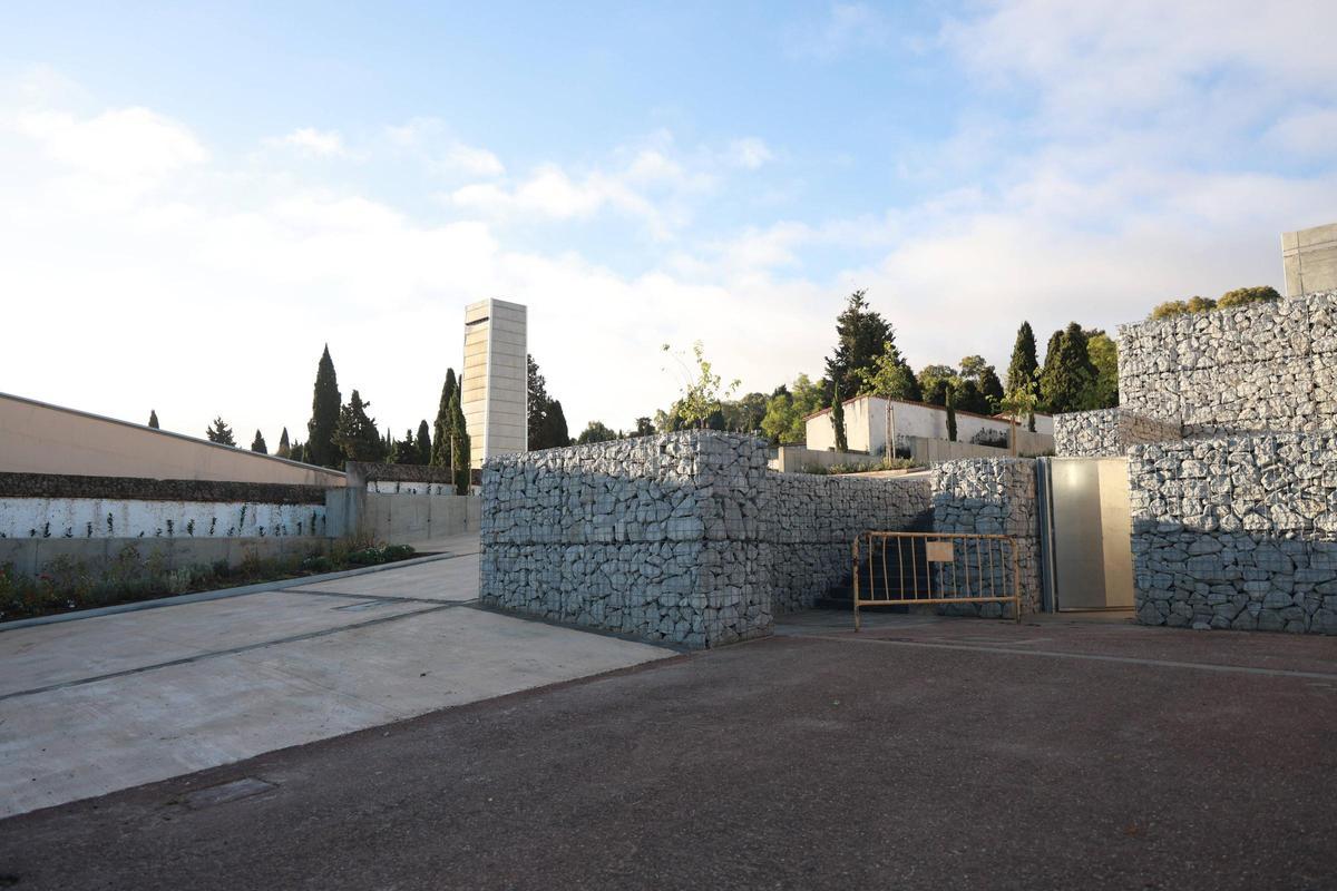Galería | Así ha quedado el cementerio de Cáceres tras la reforma Galería | Así ha quedado el cementerio de Cáceres tras la reforma